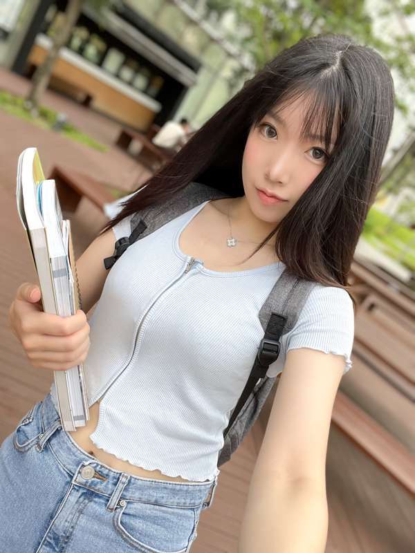 ab7f6784-53c6-41cd-abef-2d1197ff9ea2.jpg