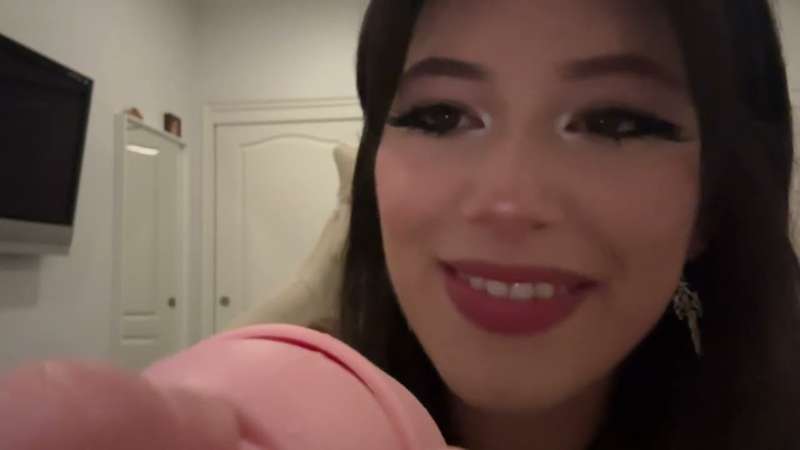 alt Girl Quickly Does Your Makeup bonus Video By Gumoochie From alt-girl-quickly-does-your-makeup-bonus-video-by-gumoochie-from