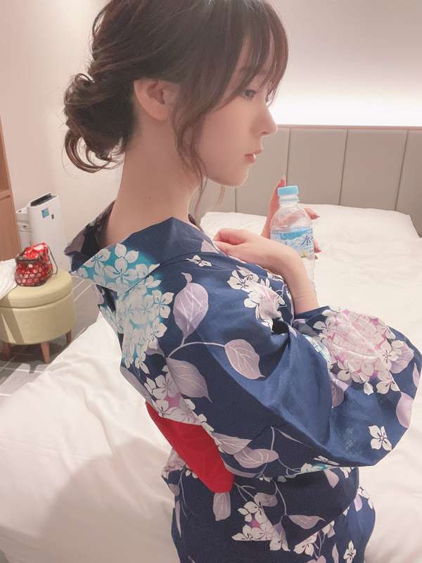 c7548bdb-5475-4b4d-b287-2d540950c6bd.jpg