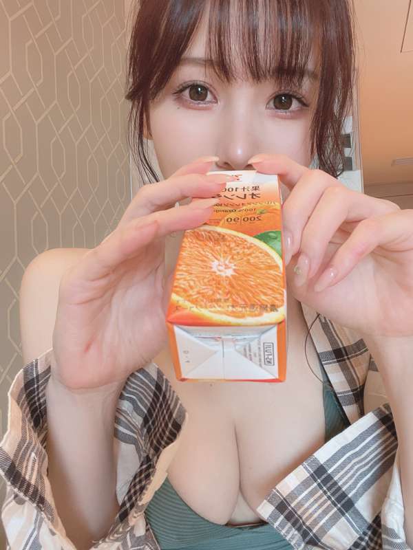 bf4e7a53-2d9e-44dd-89c1-e21e0991d1ba.jpg