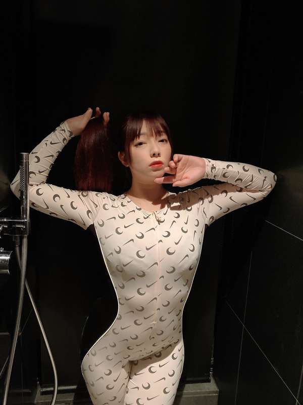 f99ec9da-0aa6-4fee-b9c8-8d66d3a61793.jpg
